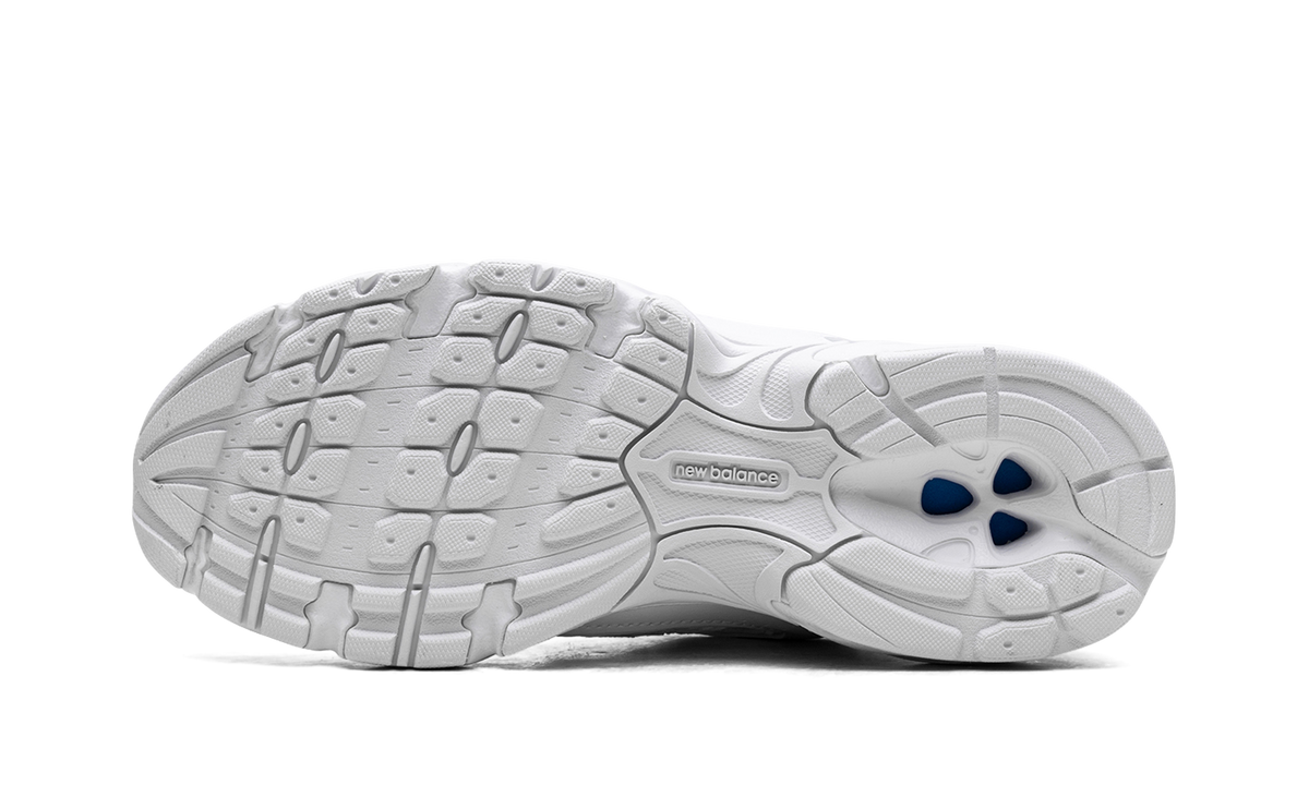 530 "Triple White" MR530PA